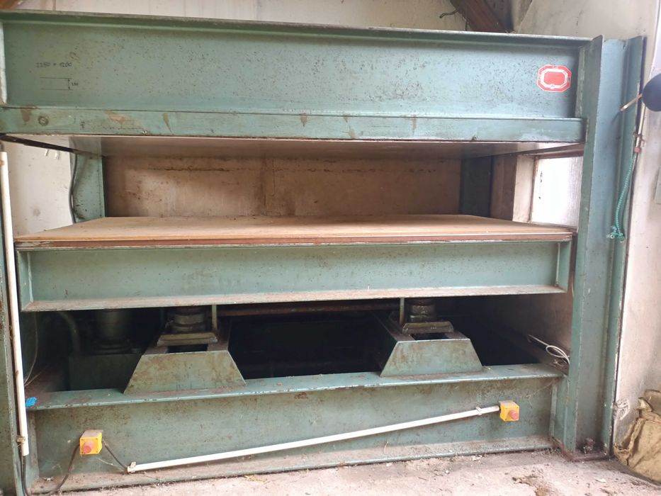 Presa industrială panouri lemn