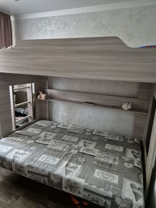 Продаётся  двухярусная кровать.