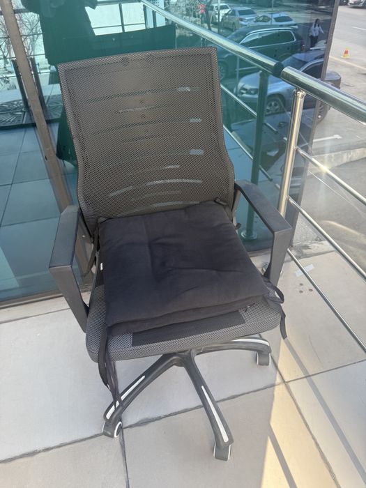 Стульчик черный выдвижной