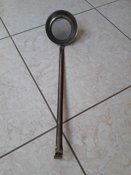 Продавам нови,неползвани ножове и чирпак-цедка