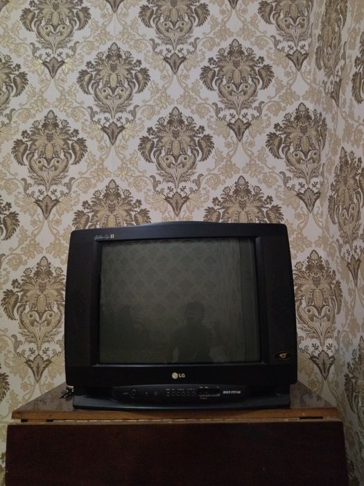LG televizor Golden eye ||
