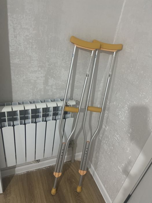 Продаются костыли