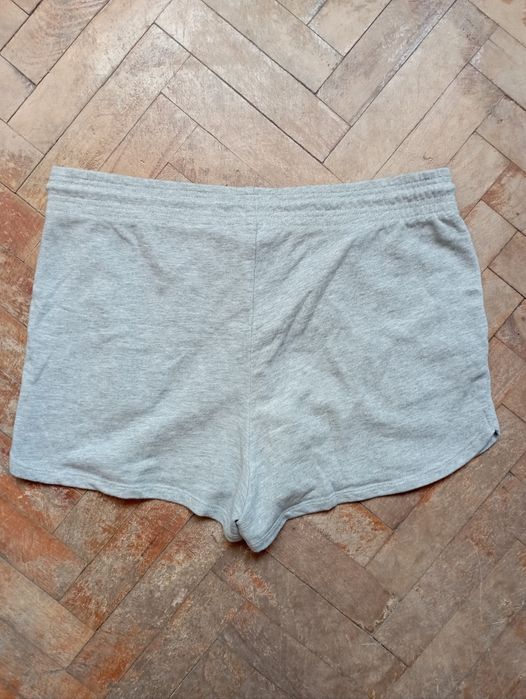 Дрешки,които просто си търсят нов притежател