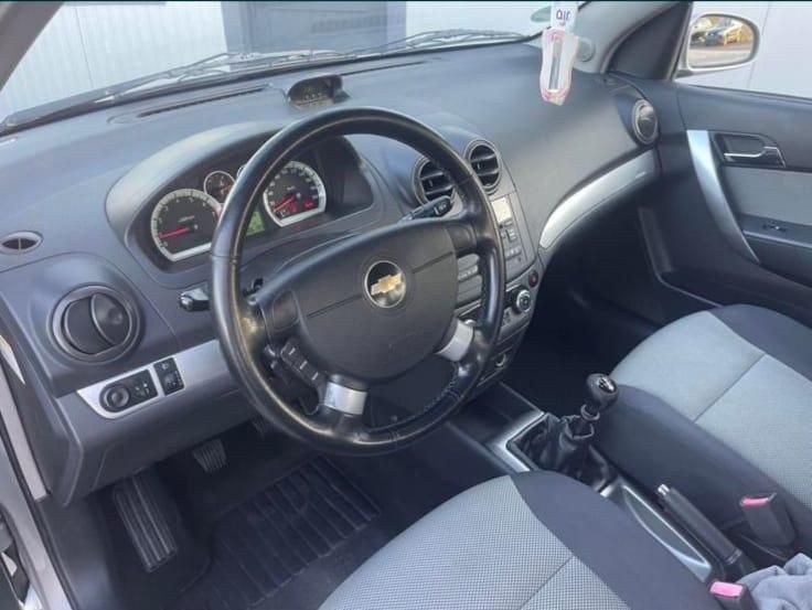 Vând Chevrolet Aveo