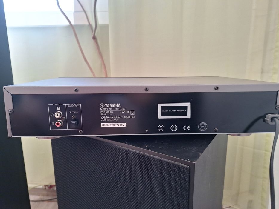CD player Yamaha CDX-396