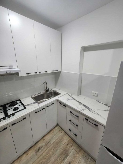 Продаётся квартира на Бобура 3/2/5 евро, мебель и техника, ТЦ Некст