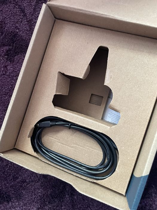 Poly savi 8220 слушалки bluetooth нови