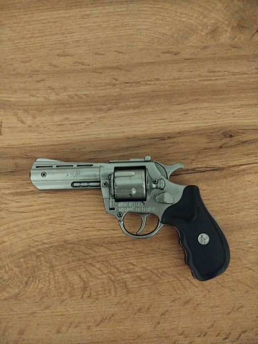 Метален пистолет с капси