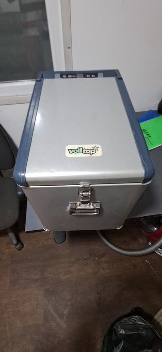 Vând frigider 12/24 v