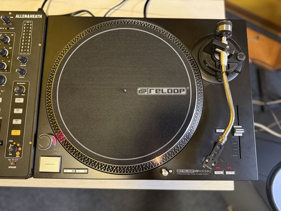 2x Reloop RP 4000 MK2 Turntable/ Platan/ Pick-up/ Player