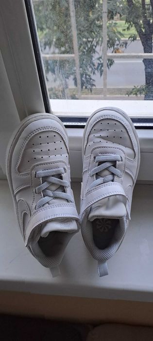 Adidasi Nike marime 26