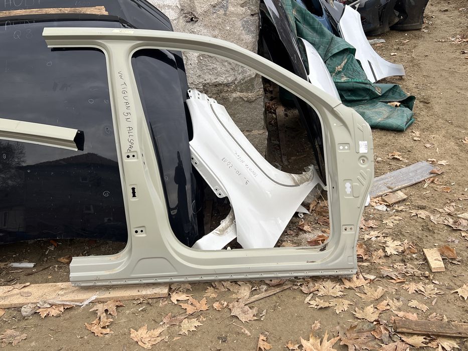 VW Tiguan 5N ALLSPACE заден десен калник панел колонка праг