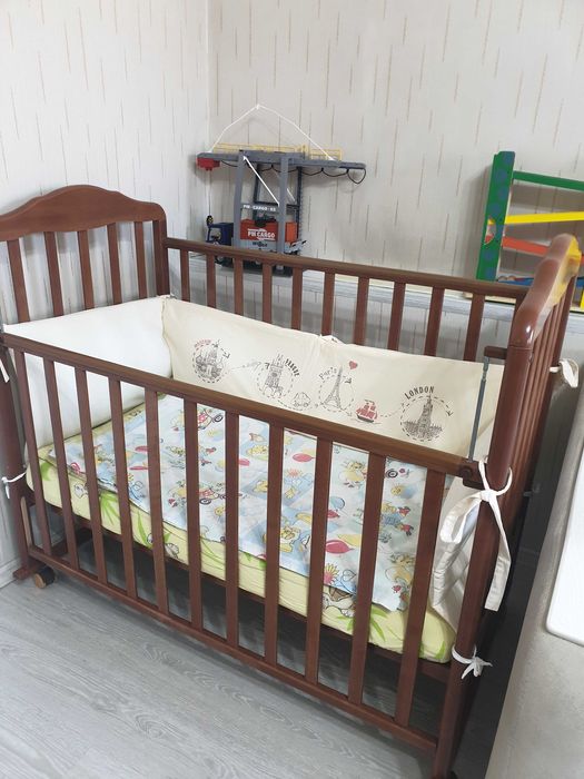Детская кроватка