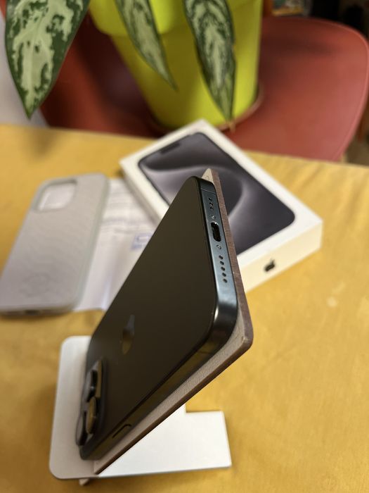 Iphone 15 pro без ремонта акум 91%