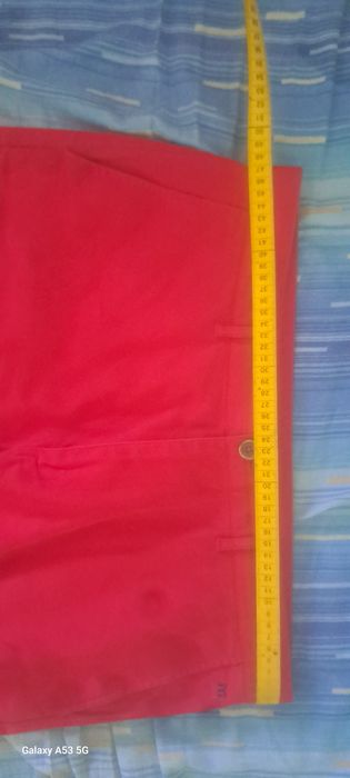 Червени къси панталонки много готини нови