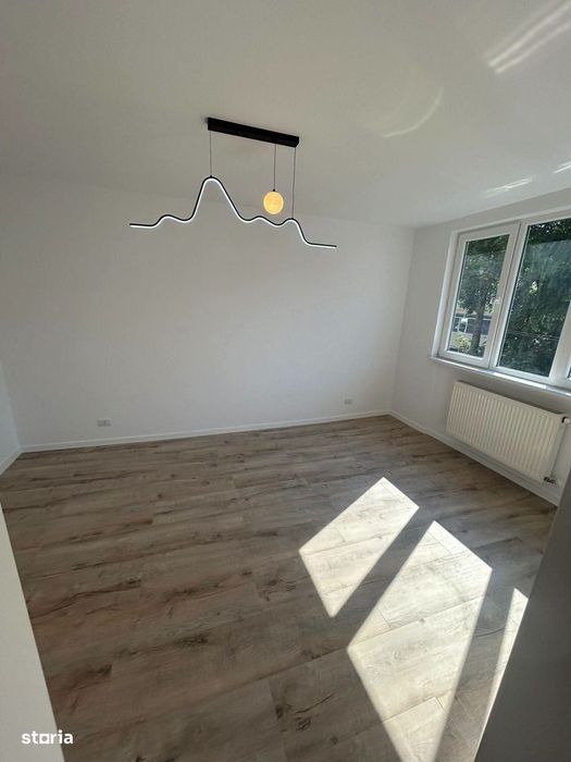 De vanzare apartament cu 2 camere, etajul 2, renovat, zona Roman Voda