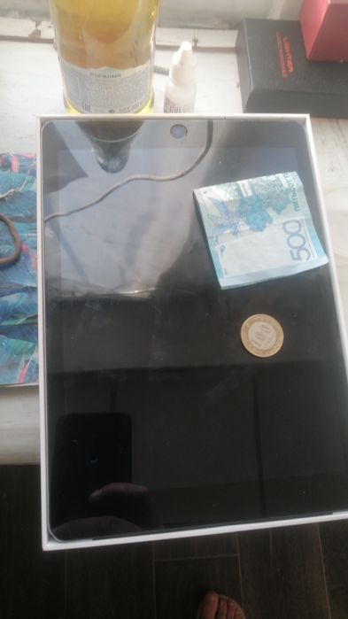 Продам Айпад 2 в нормальном состоянии