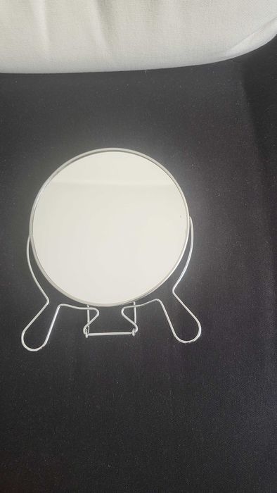 Увеличително козметично огледало