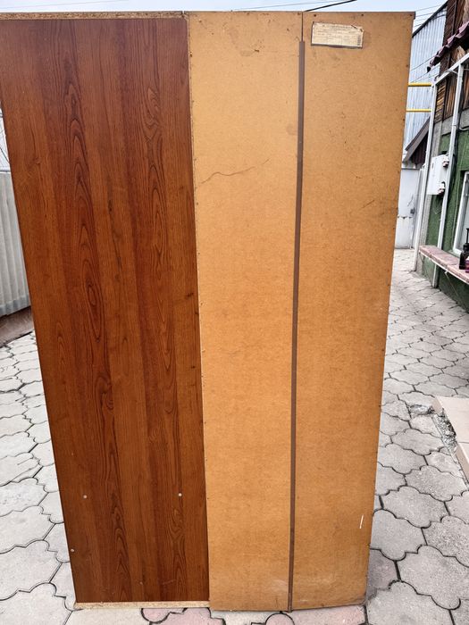 Прихожий шкаф и стол