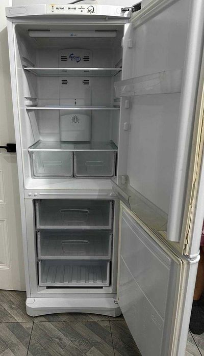 Продам холодильник