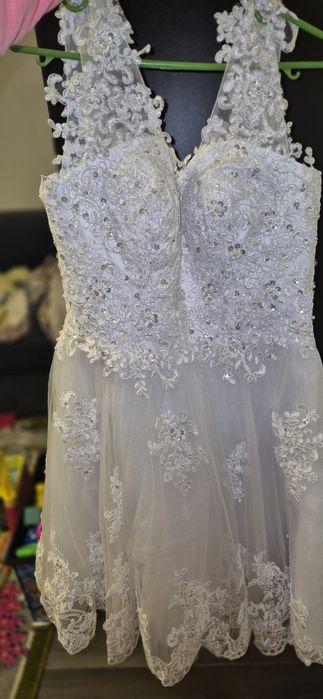 Rochie alba de cununie cu perle si paiete