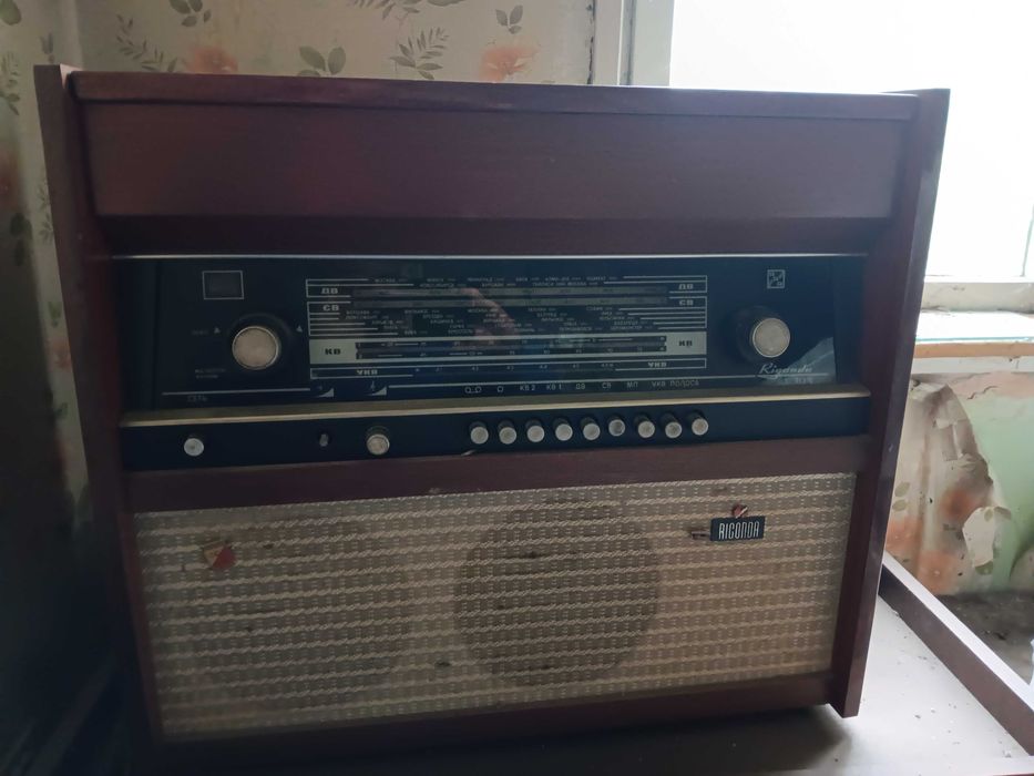 Ретро радио грамофон,,Rigonda"