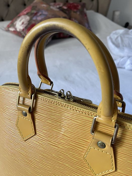 Geanta Alma Medium Louis Vuitton piele EPI