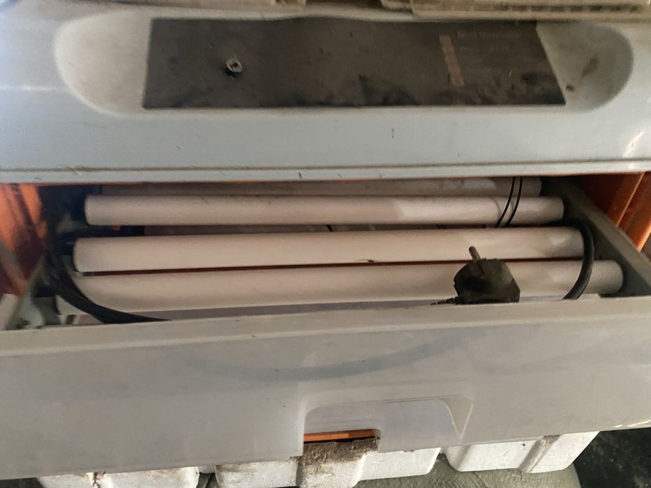 Инкубатор продам