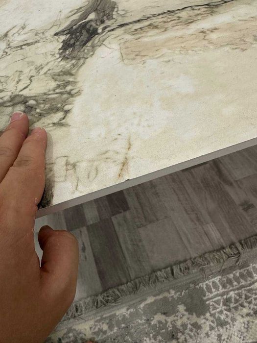 Продаю стильный дизайнерский стол