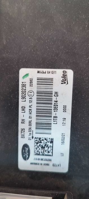 Far dreapta ford puma led fara defect