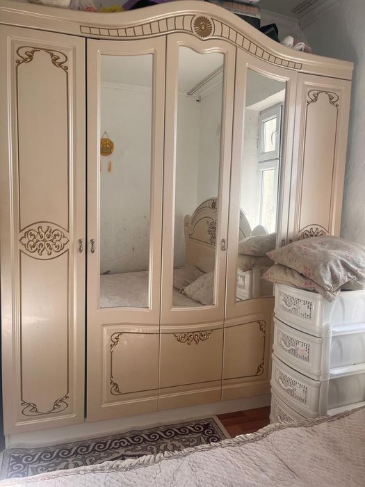 Спальний гарнитур