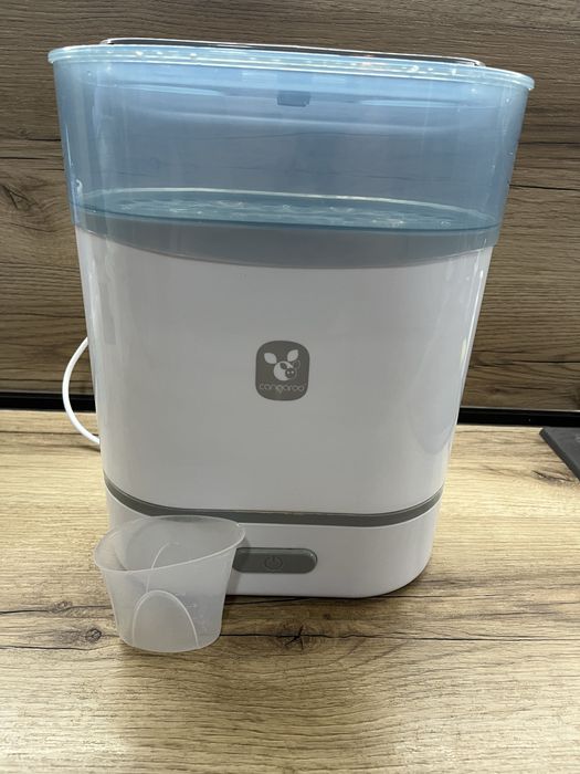 Стерилизатор за детски шишета и беберони