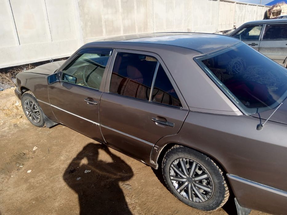 Продам Mercedes 124