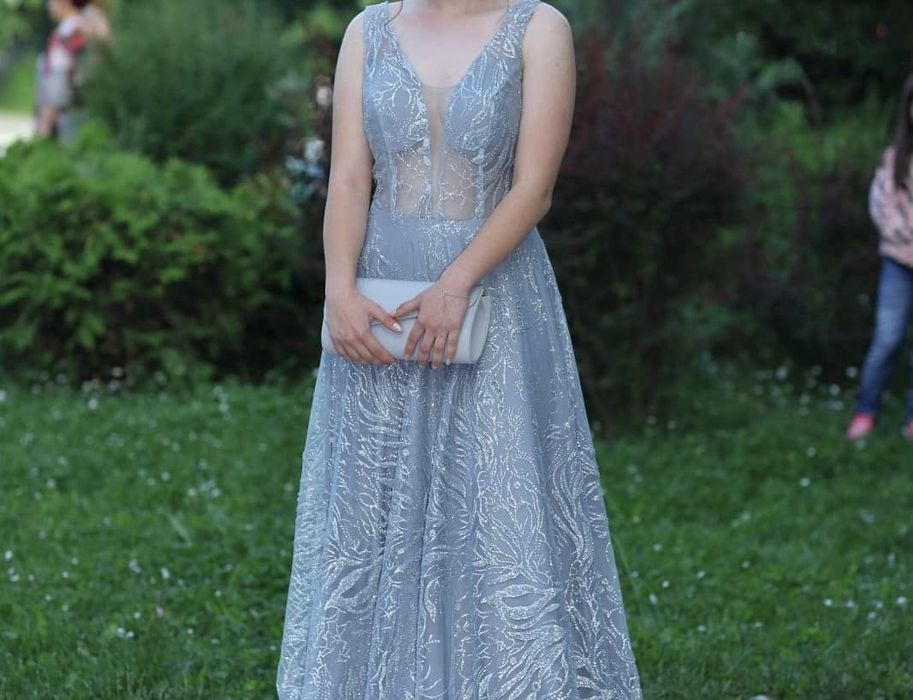 Продавам бална рокля