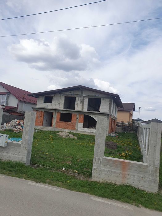 Casă de vânzare, Geamăna, Bradu