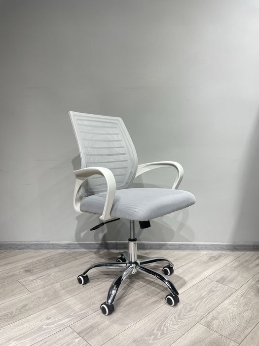 Офисное сеточное кресло модель Task