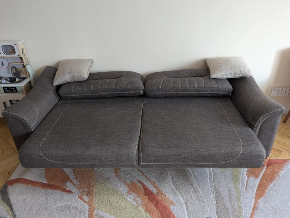 Триместен разтегателен диван