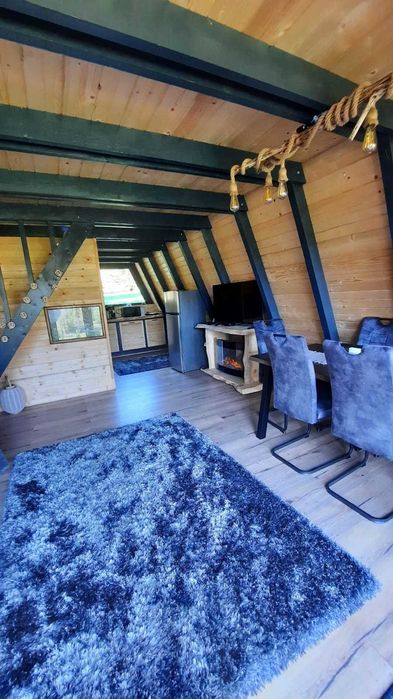 Cabană A-frame nouă 34,5 ari teren intravilan  în stațiunea Colibița