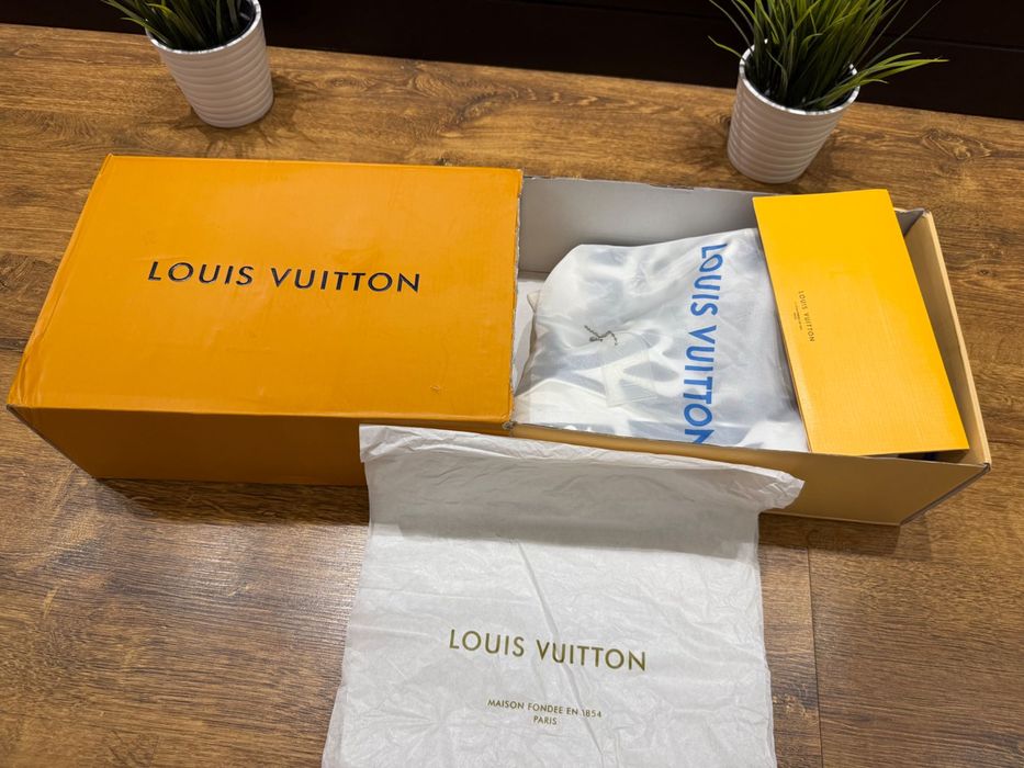 Louis Vuitton Skate Blue 42 Чисто Нови
