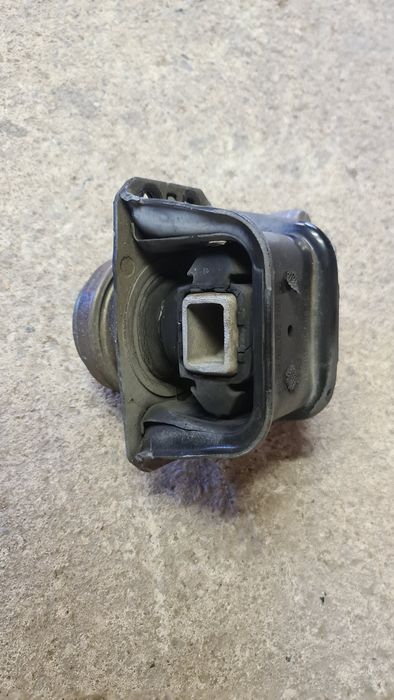 Тампон двигател Peugeot Citroen