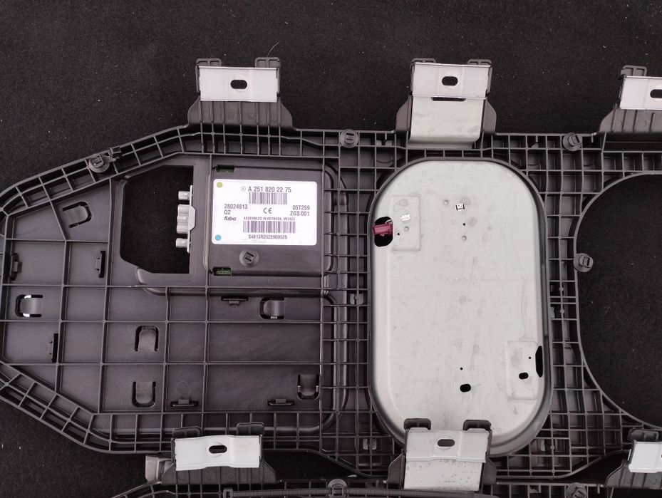 Радио антена за Мерцедес ML, GL, R класа, CLS и Е класа