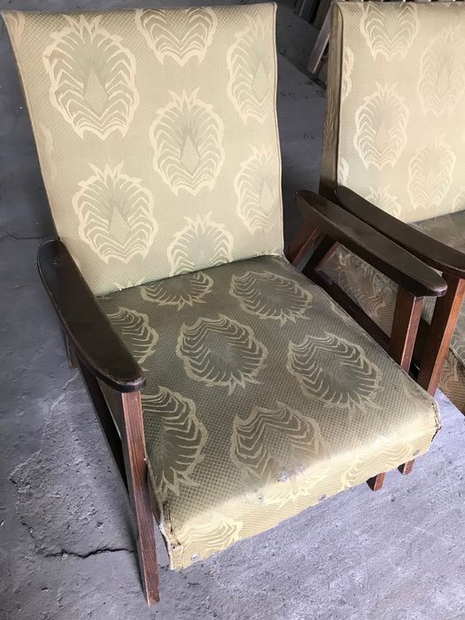 4 scaune sau 2 fotolii vechi / vintage / retro din lemn masiv