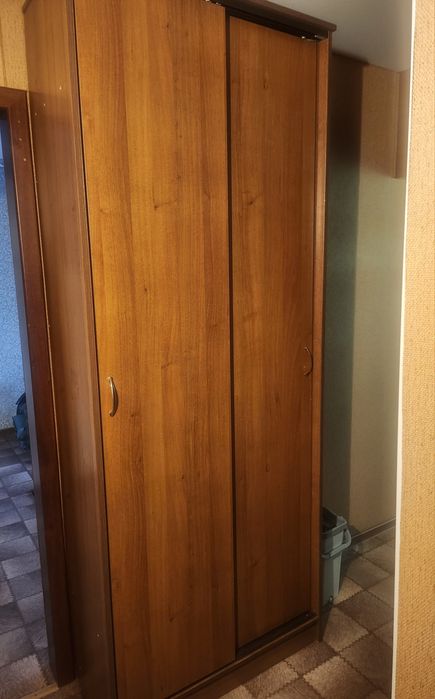 Продам шкаф в прихожую