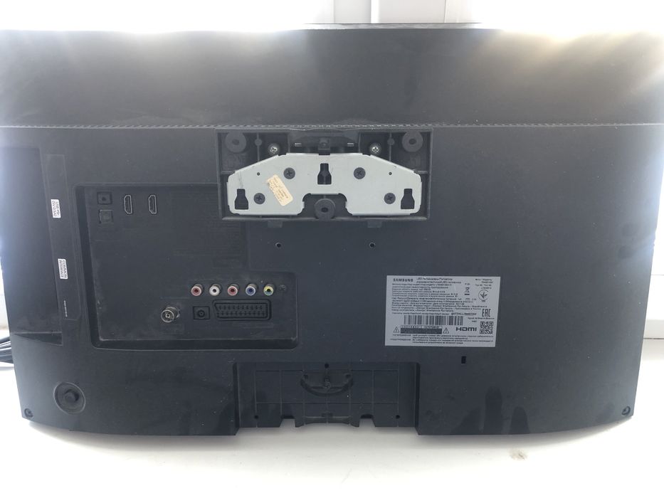 TV Samsung LED Model: T24E310EX