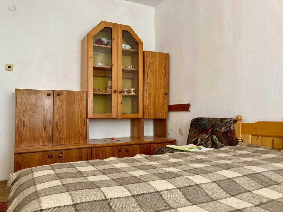 Дава се под наем Двустаен апартамент в Бургас, Славейков - 60 кв.м за 122.4 € - Снимка #2