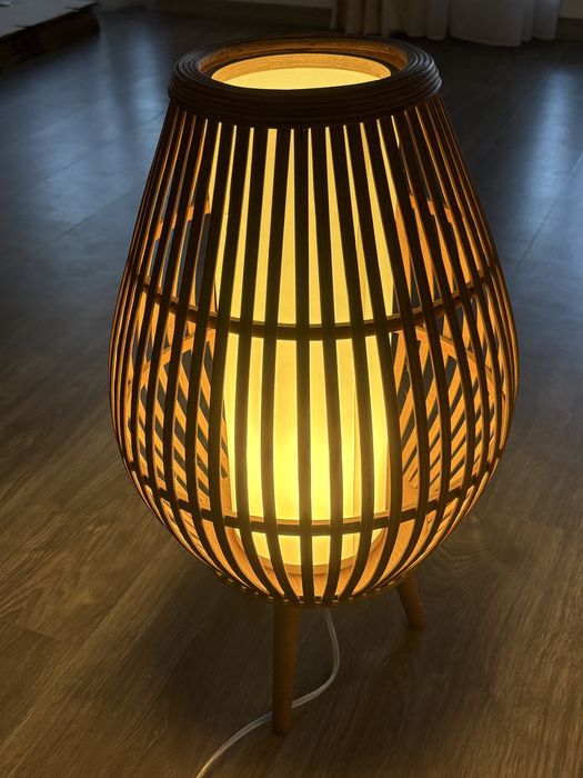 Lampa de podea din bambus/ratan
