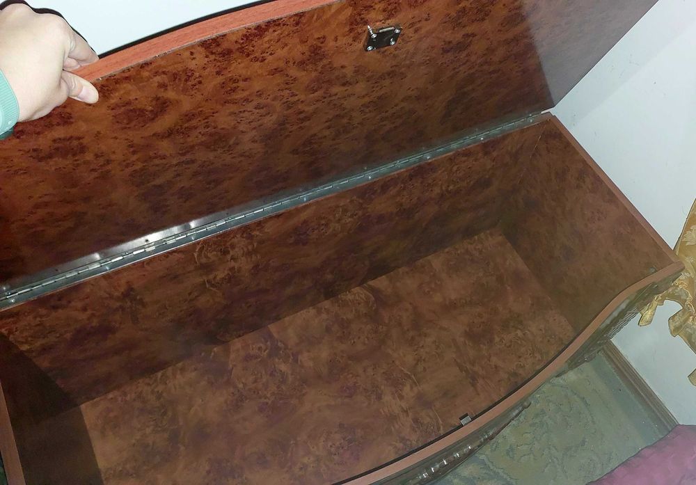 Сандиқ қутичаси билан сотилади