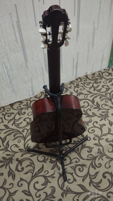 Klassik Gitara sotiladi