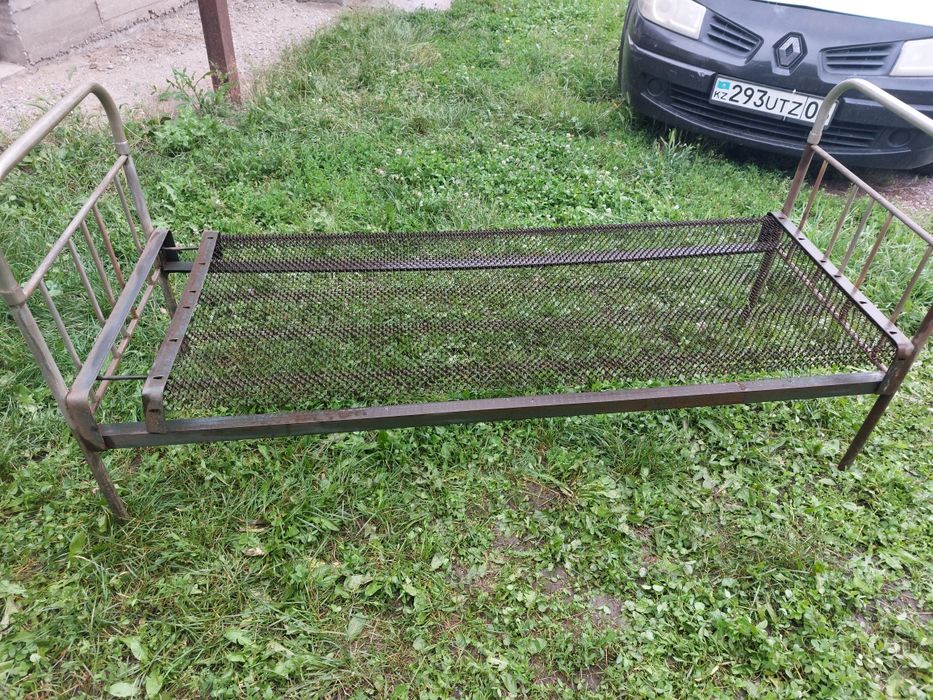 Продам железную кровать