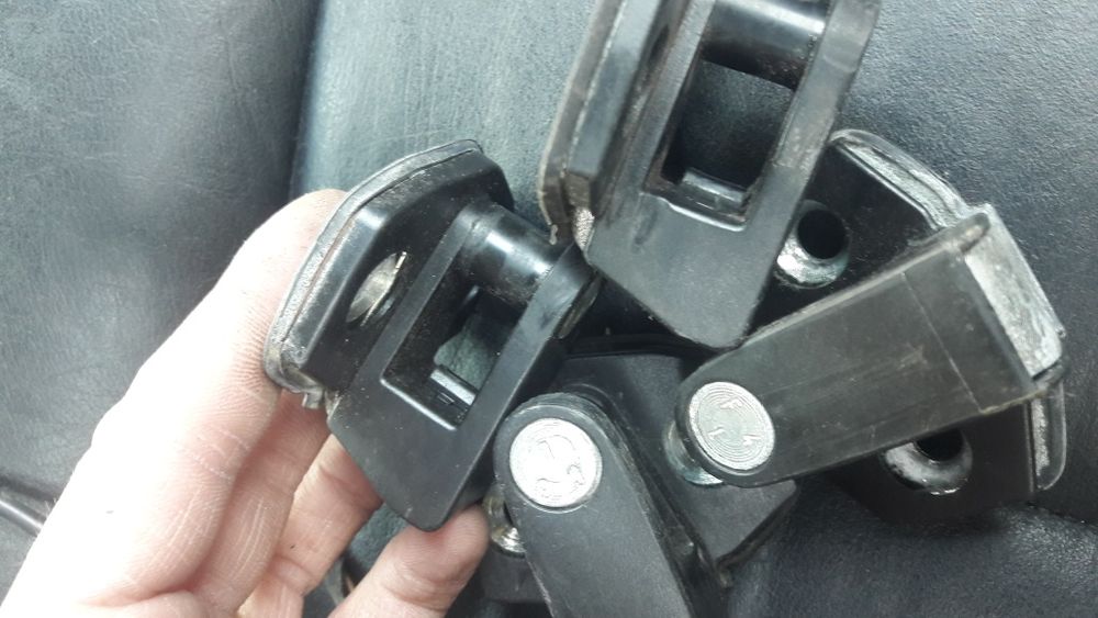 Концевик двери на BMW E34 Е39